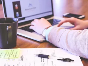 أدوات وأساليب